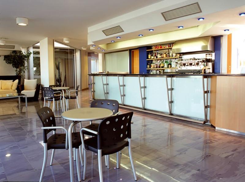 African Beach Hotel-Residence Манфредония Екстериор снимка