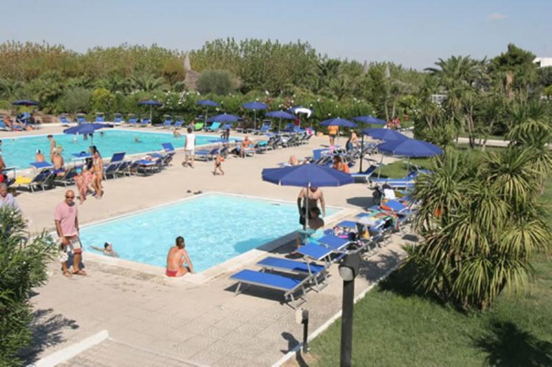 African Beach Hotel-Residence Манфредония Екстериор снимка