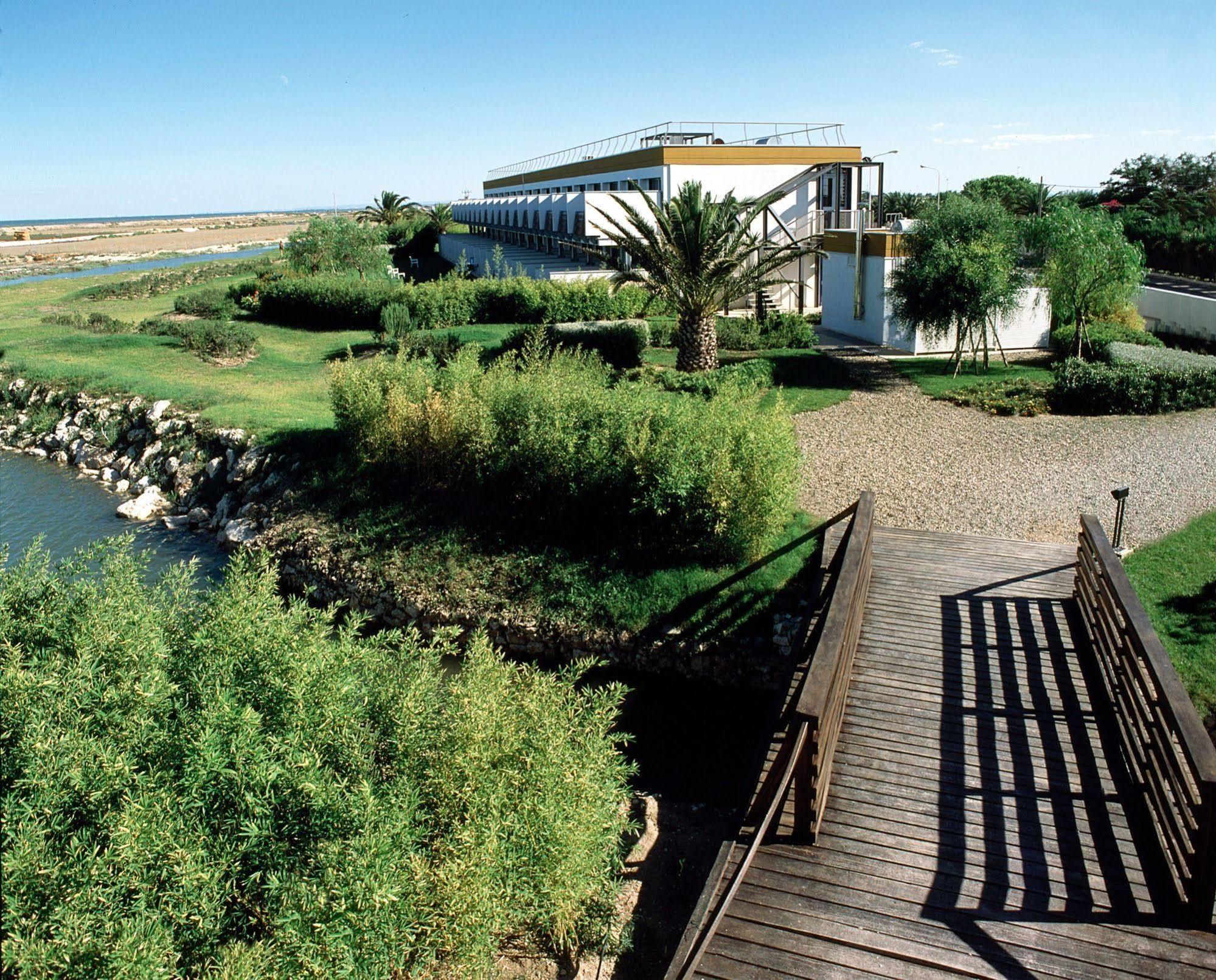 African Beach Hotel-Residence Манфредония Екстериор снимка
