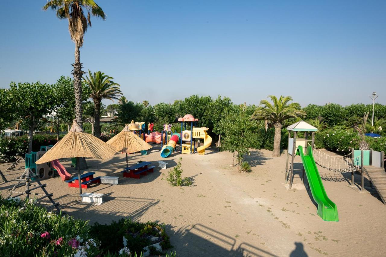 African Beach Hotel-Residence Манфредония Екстериор снимка