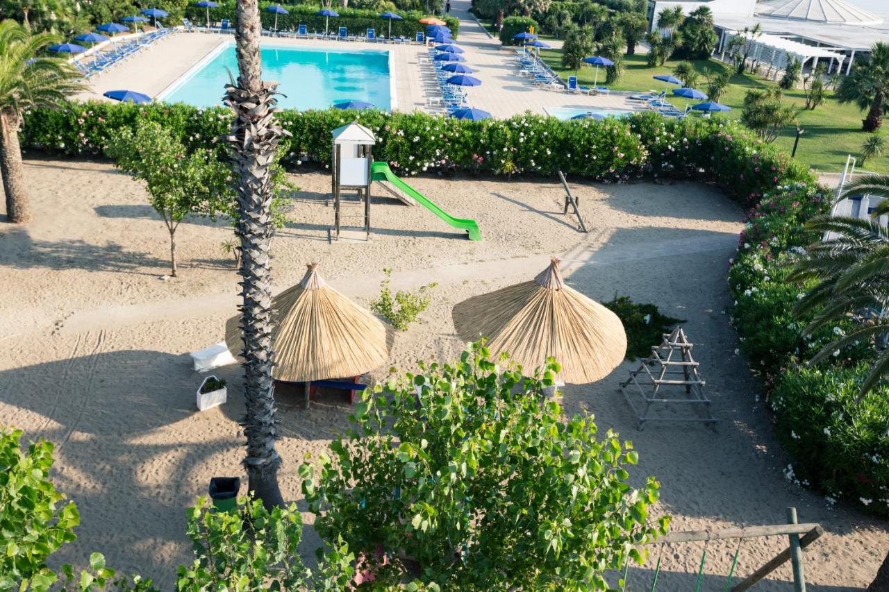 African Beach Hotel-Residence Манфредония Екстериор снимка
