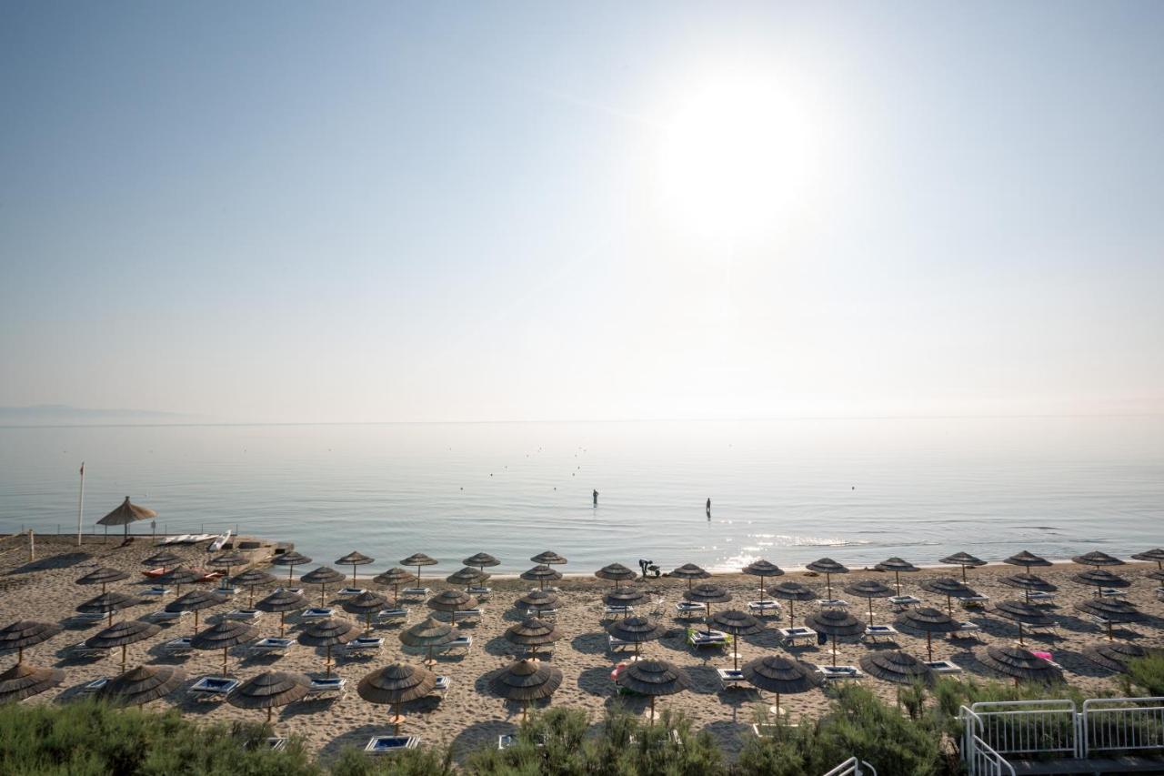 African Beach Hotel-Residence Манфредония Екстериор снимка