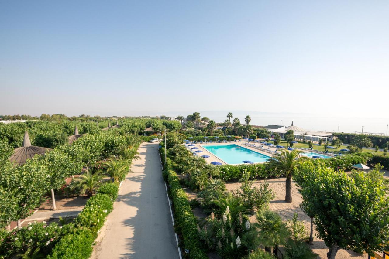 African Beach Hotel-Residence Манфредония Екстериор снимка