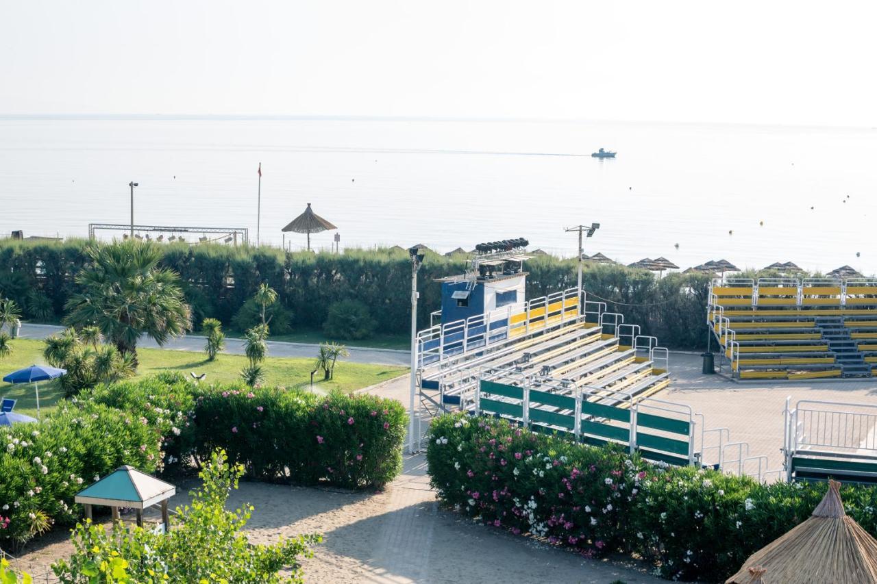 African Beach Hotel-Residence Манфредония Екстериор снимка