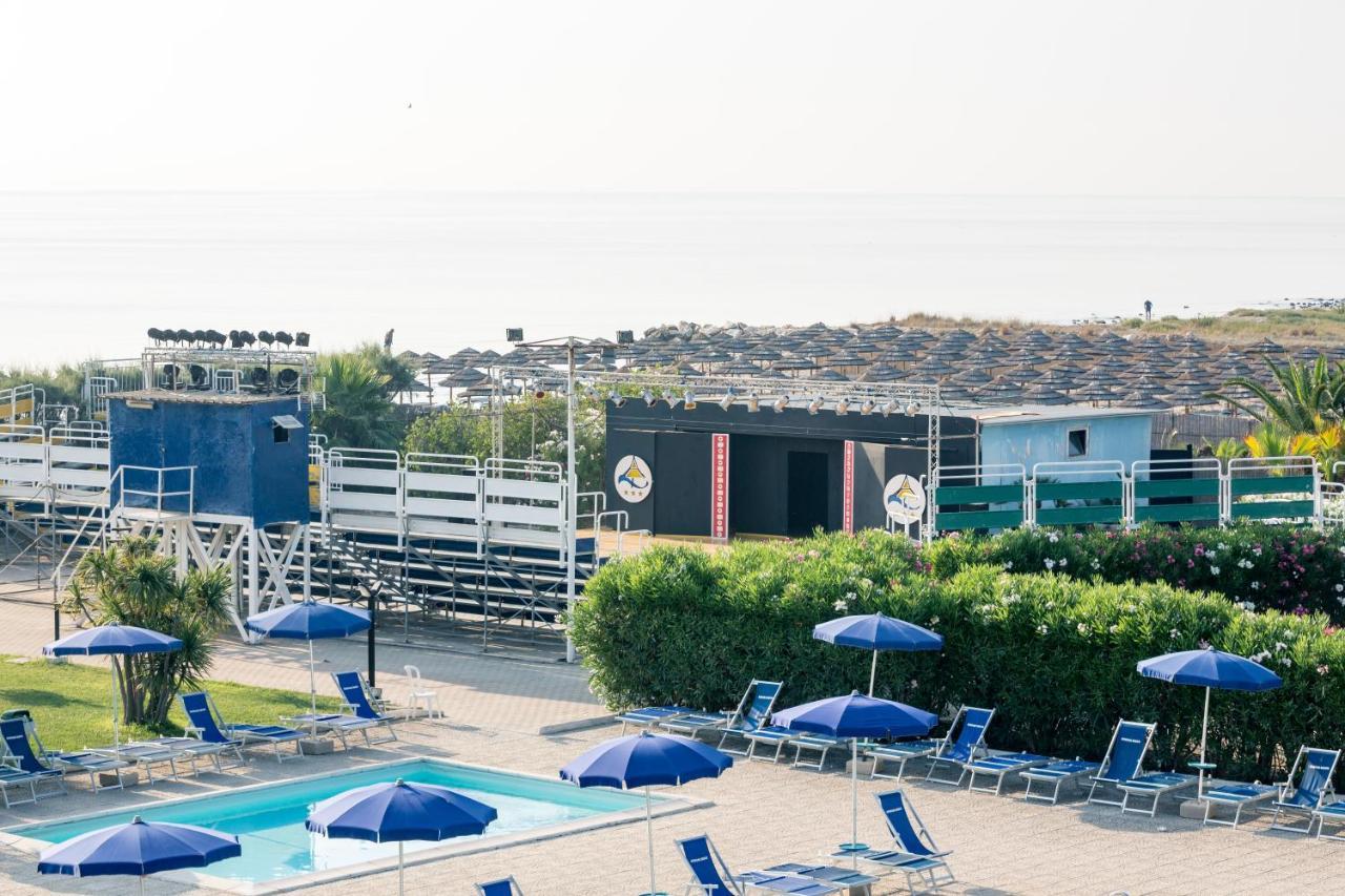 African Beach Hotel-Residence Манфредония Екстериор снимка