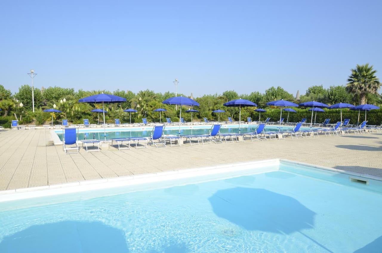 African Beach Hotel-Residence Манфредония Екстериор снимка