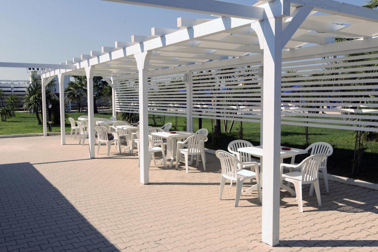 African Beach Hotel-Residence Манфредония Екстериор снимка