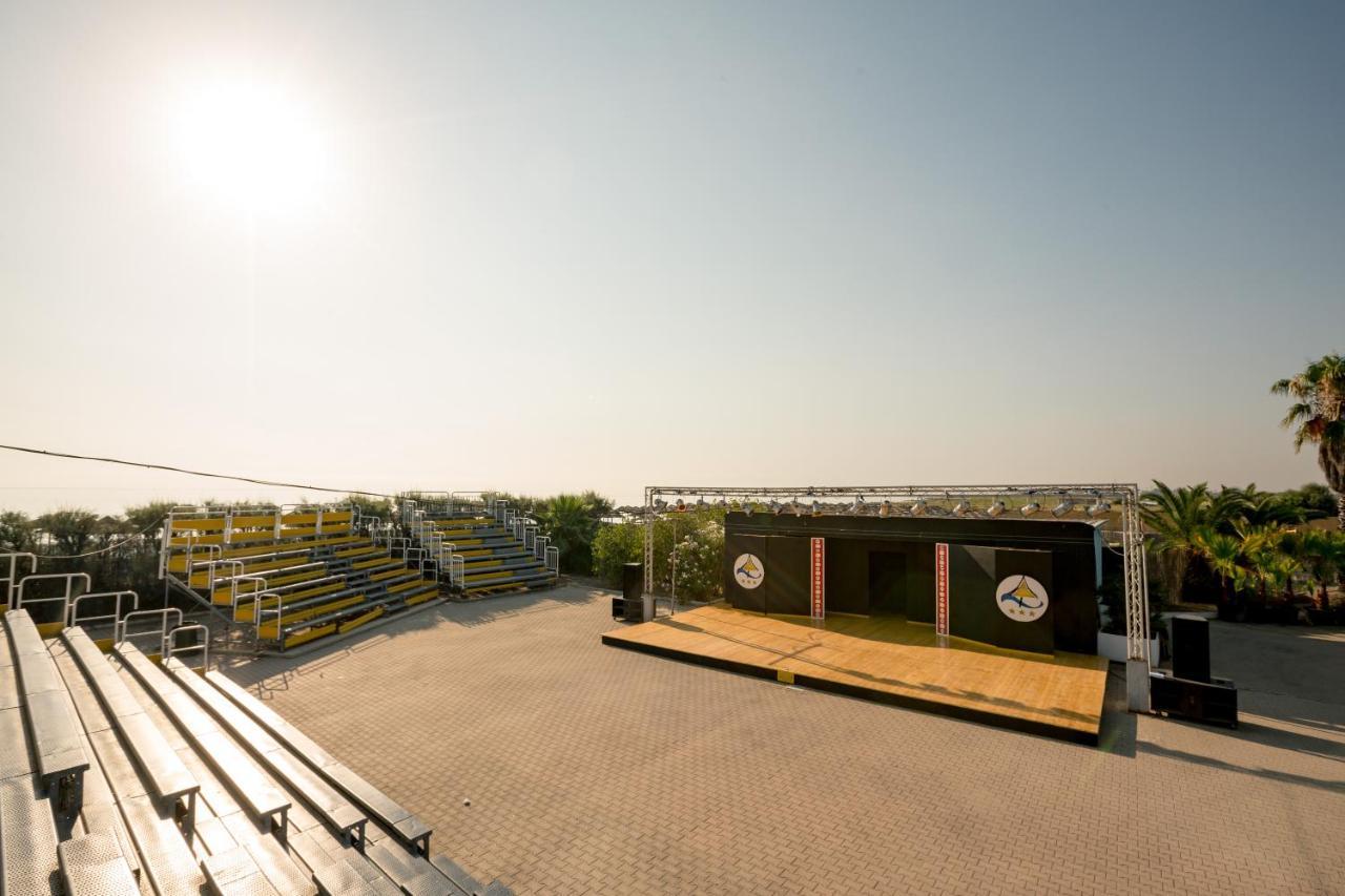 African Beach Hotel-Residence Манфредония Екстериор снимка