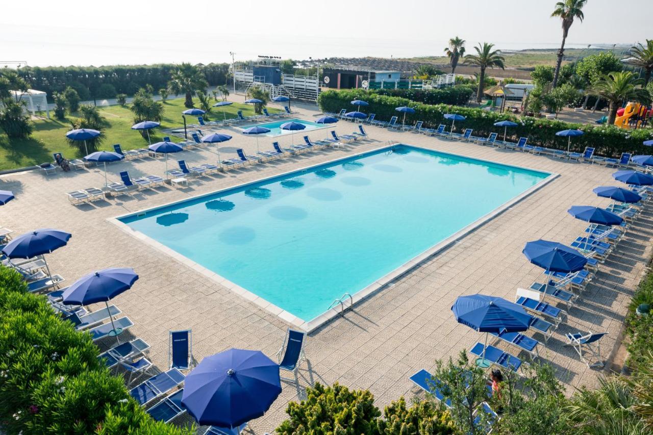 African Beach Hotel-Residence Манфредония Екстериор снимка